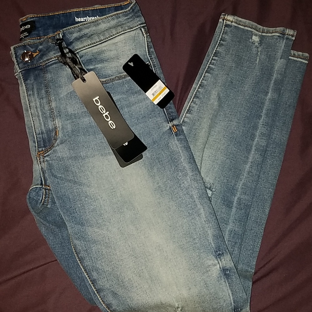 Bebe Heartbreaker Women's Ankle Jeans! NWT Size 29